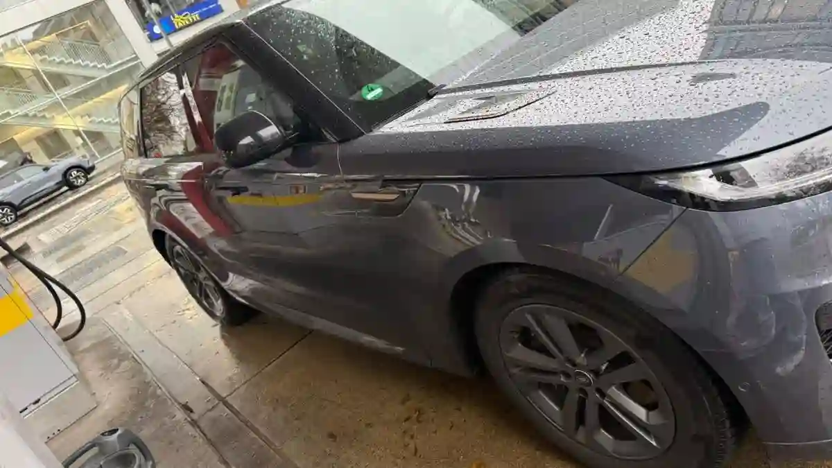 استقبال مطار جنيف مع سائق عربي في سويسرا
